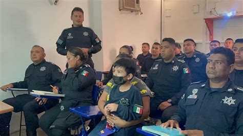 Aaron pequeño con leucemia cumple su sueño de ser policía