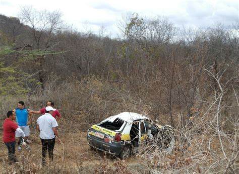 Coelho Fatos e Notícias Carro de auto escola caicoense tem perda total