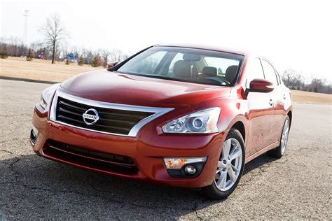 2014 Nissan Altima 2.5 SL: Around the Block - Automobile Magazine