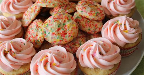 What S Up Cupcake Sweet Treats Saturday Sugar Cookie Cupcakes