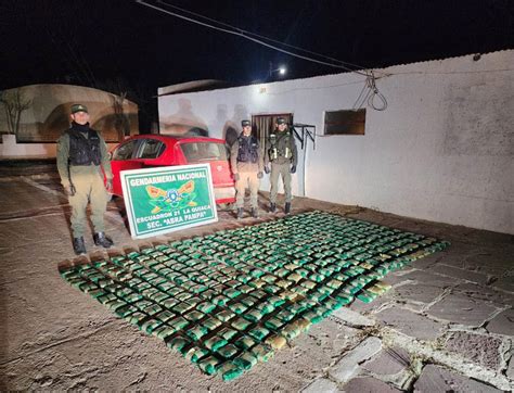 Secuestran 95 kilos de hojas de coca trasladados en un automóvil