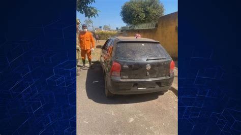 Homem leva tiro na cabeça e morre dentro de carro no Gama ACORDA DF