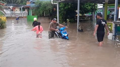 Diguyur Hujan Deras Ratusan Rumah Di Sungailiat Terendam Banjir