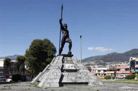 Monumento Redondel Atahualpa