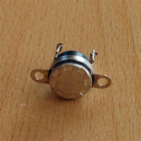 Bimetalový termostat 90°C rozpínací použitý testovaný | Aukro