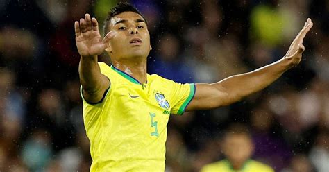 Jogador de R 300 milhões Casemiro superou abandono e se tornou um dos