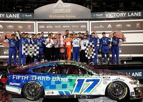 No 17 Nascar Ford Wins Daytona No 41 Mustang Flips Video