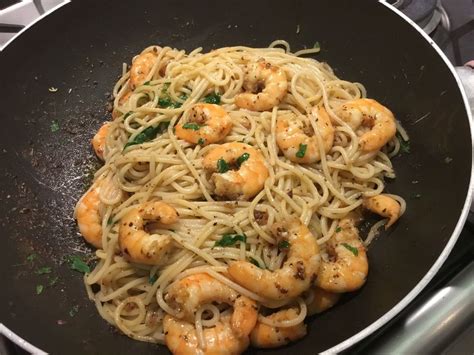 Spaghettis Crevettes L Ail Recettes Et Tables De Jo