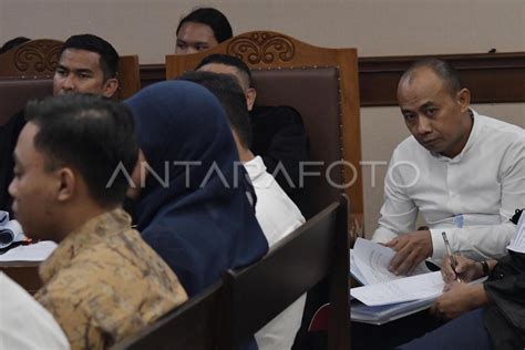 Sidang Kasus Suap Proyek Perlintasan Kereta Api ANTARA Foto