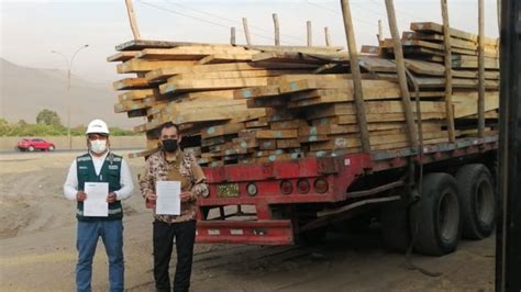 En Lima el SERFOR transfiere más de 13 mil pies tablares de madera