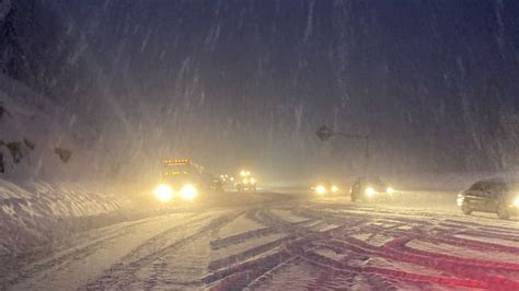 I 90 Over Snoqualmie Pass Reopens After Heavy Snow Forces Closure