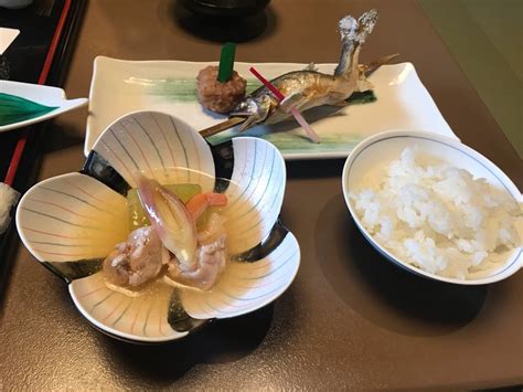 【飯テロ】廃棄前提おじさん「旅館の料理が多すぎる」→全国各地の「 旅館のご飯 」画像があふれる まとめまとめ