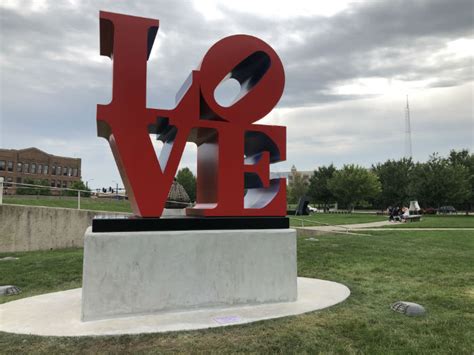 ‘LOVE’ sculpture installed in Des Moines park