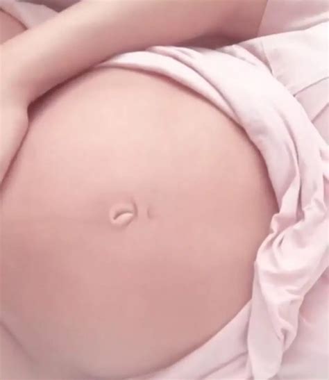 Pregnant Marnie Simpson Shows Off Naked Baby Bump And Reveals She S Chosen Name The Mirror