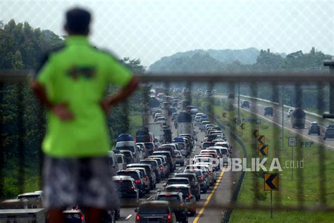 Kemacetan Di Tol Cikopo Palimanan Km Republika Online