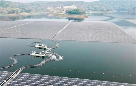 Indonésie Inauguration dun parc solaire flottant Société EL