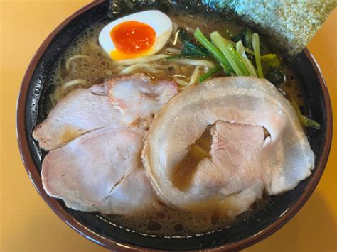 『家系豚骨醤油ラーメン970円＋味玉半分と半ライスサービス』横浜家系ラーメン 無さぼり家のレビュー ラーメンデータベース