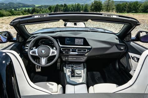 2023 BMW Z4 M40i-interior – PerformanceDrive