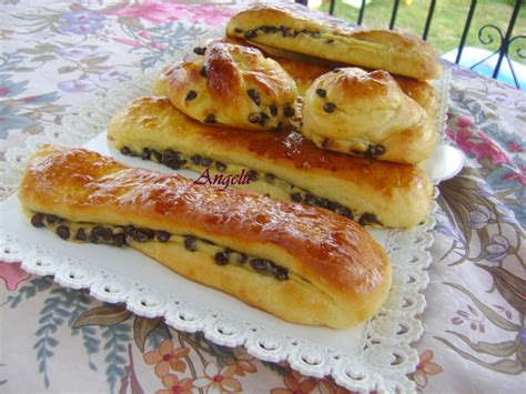 Brioches suisses à la crème pâtissière pépites de chocolat