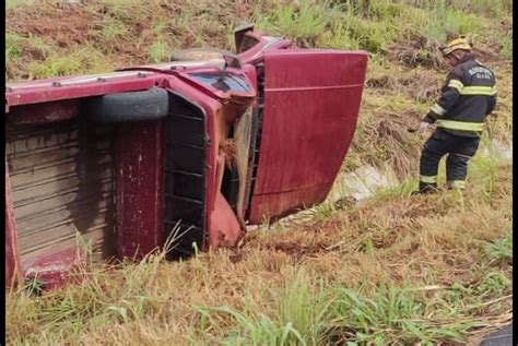 Condutor De Caminhonete D20 Capota E Condutor Morre Na GO 080 Em Petrolina