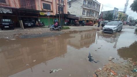 Jalan Kota Masih Banyak Rusak DPRD Pekanbaru Janji Akan Tambah Di APBD