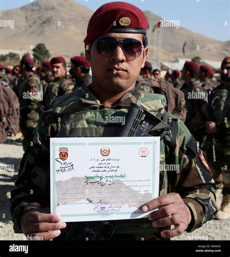 Kabul, Afghanistan. 9th Nov, 2016. A member of Afghan Special Forces ...