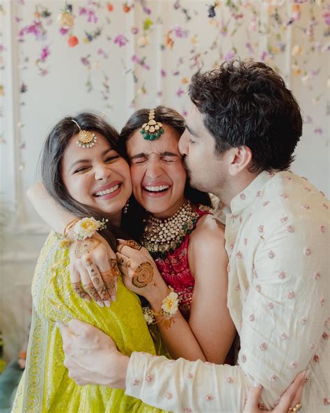 Alia Bhatts Mehendi Ceremony Pictures Are Captivating Shaadiwish