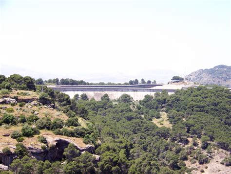 Embalse De Tajo De La Encantada