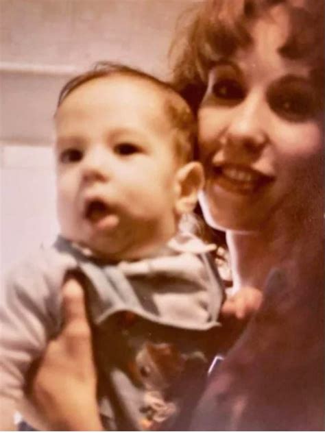 Christian Ch Vez Dedica Emotivo Mensaje A Su Mam Record Cuando Lo Corri Al Saber Que Era Gay