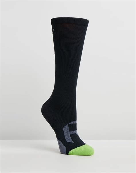 2XU + Compression Socks for Recovery