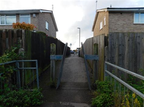 Alleyway Neston Drive © Bryn Holmes Geograph Britain And Ireland