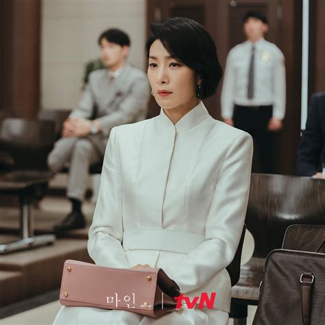 Lee Bo Young Et Ok Ja Yeon Portent Leur Différend Devant La Salle Daudience De Mine Bts Kpop