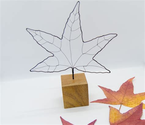 Feuille Sculpt E En Fil De Fer Sur Cube Socle En Ch Ne Massif Etsy