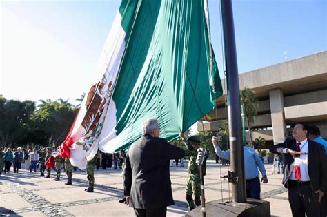 Izan Bandera A Toda Asta Por El Aniversario De La Revoluci N