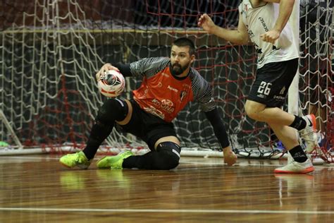 Destaque Mundial Goleiro Do Jec Krona Uma Das Lideran As Da Equipe