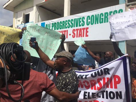 Apc Aspirants Supporters Invade Ondo State Party Secretariat To