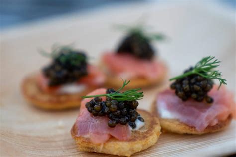 Mini Blinis Au Saumon Fum Des Bouch Es Gourmandes Et Chics Pour Vos