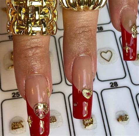 Pin By NIS On La Gran Bellezza Gold Acrylic Nails Red And Gold Nails