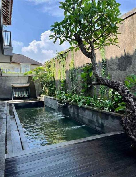 Rumah Etnis Bagus Lantai Kawasan Elite Araya Golf Ada Kolam Renang