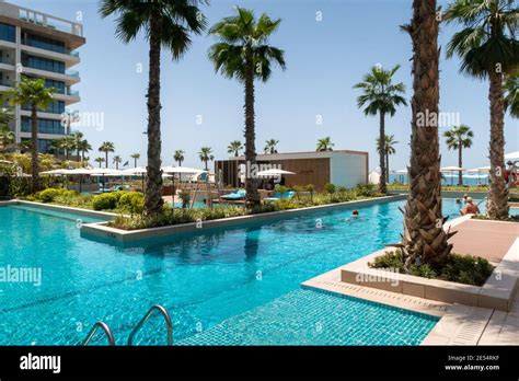 Mandarin Oriental Hotel, Jumeirah Beach, Dubai Stock Photo - Alamy