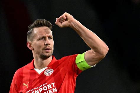 Sevilla Fc Luuk De Jong Sigue Agrandando Su Leyenda