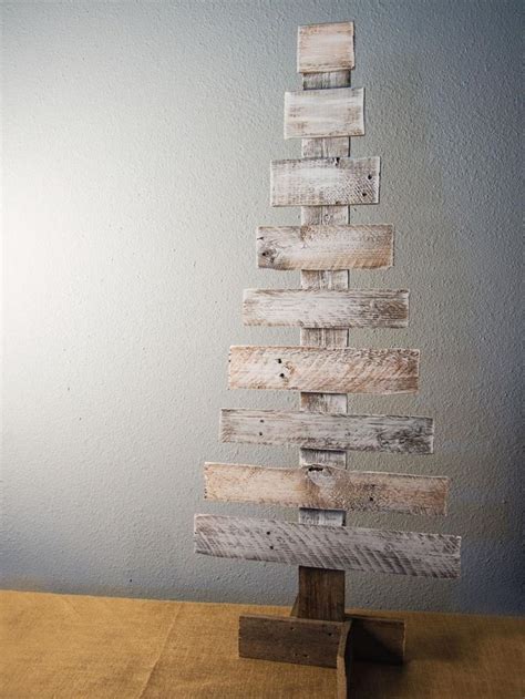 Come Addobbare L Albero Di Natale Idea Fai Da Te Per Riutilizzare Un Vecchio Bancale Di Legno