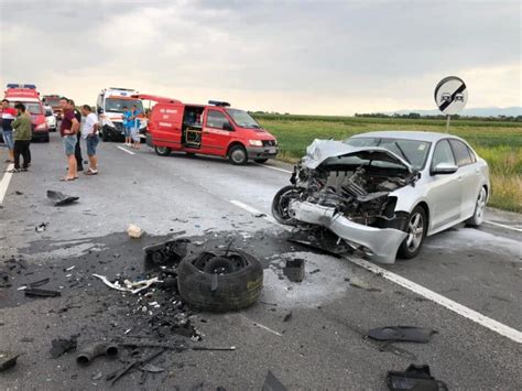 Foto Grav Accident Rutier Pe Dn Bra Ov O Femeie I Un Copil Ambii