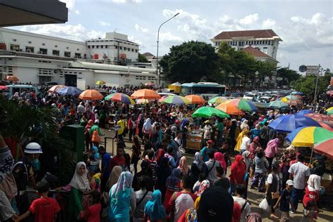 Ratusan Pkl Kota Tua Dipindah Ke Kawasan Kota Intan Dan Cipta Niaga