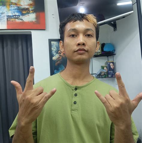 Bigboss - Postingan singkat Ganjar yang cuma berisi kata “Maaf