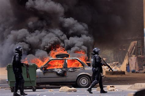 Neuf Morts Au S N Gal Lors Daffrontements Avec La Police Suite La