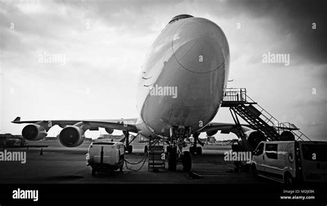 Boeing 747 400 freighter hi-res stock photography and images - Alamy