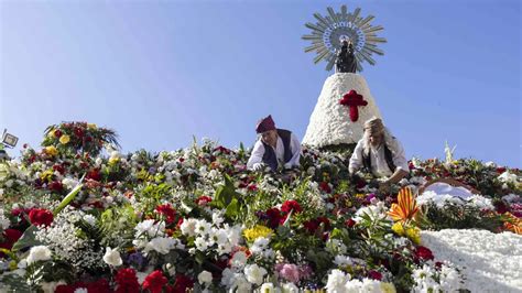 Los Mejores Lugares Para Ver La Ofrenda De Flores A La Virgen Del Pilar