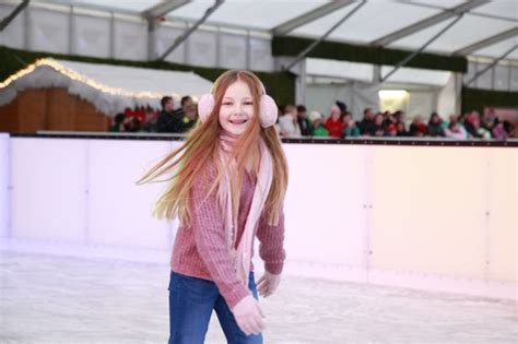 Ireland's largest ice skating rink coming to Dun Laoghaire harbour this ...