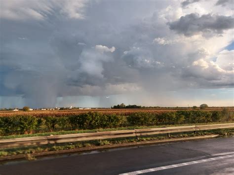 U Hrvatsku Sti E Novo Grmljavinsko Nevrijeme Upaljen Naran Asti Meteoalarm